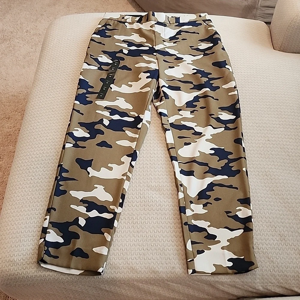 NWT Banana Republic Hayden Camo Pants - Picture 2 of 9